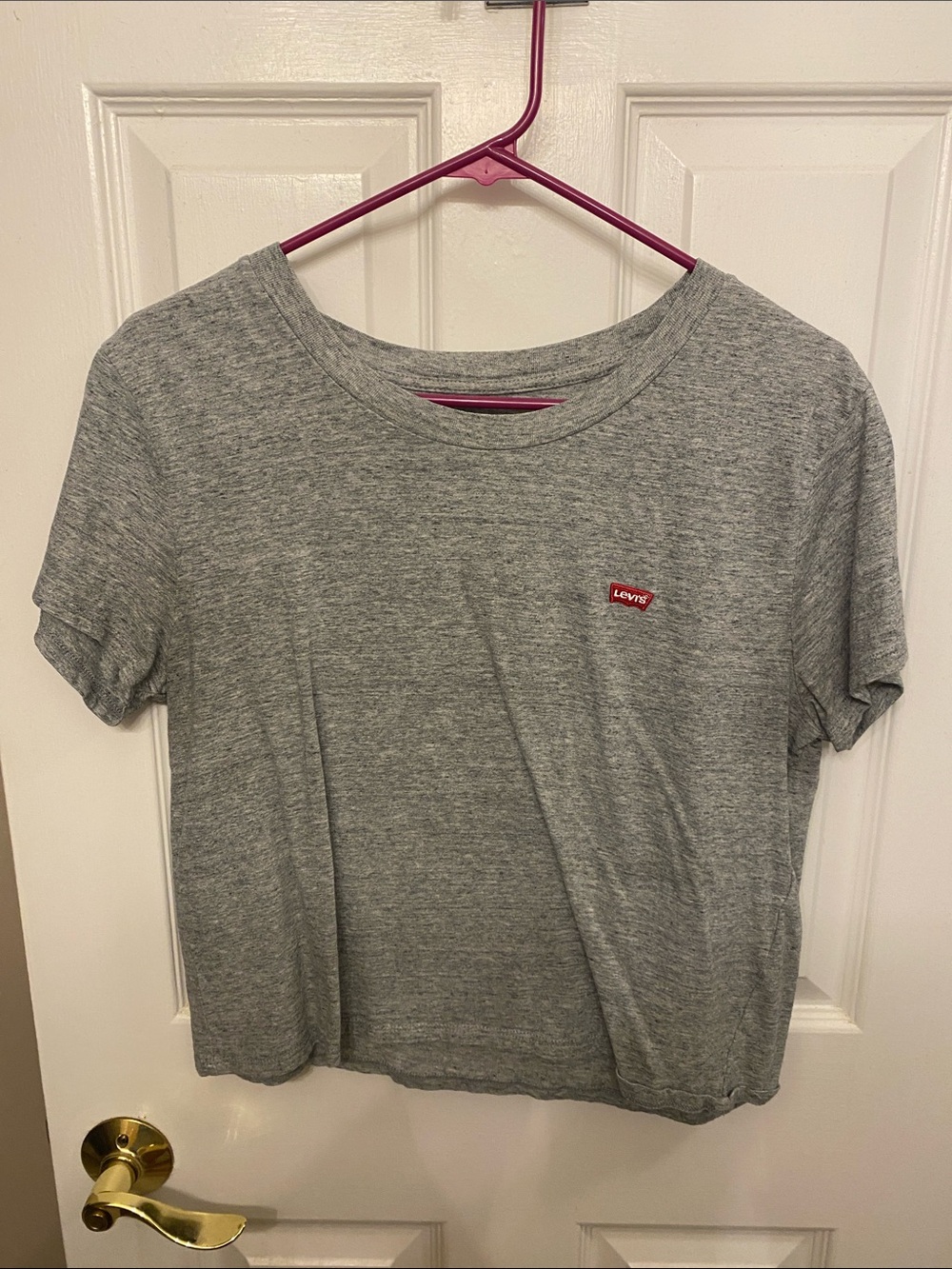 Levi's Women's Heather Gray cropped Short Sleeve Crew Tee with Red Logo